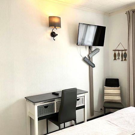 Hotel Lou Marques Saintes-Maries-de-la-Mer Exteriör bild