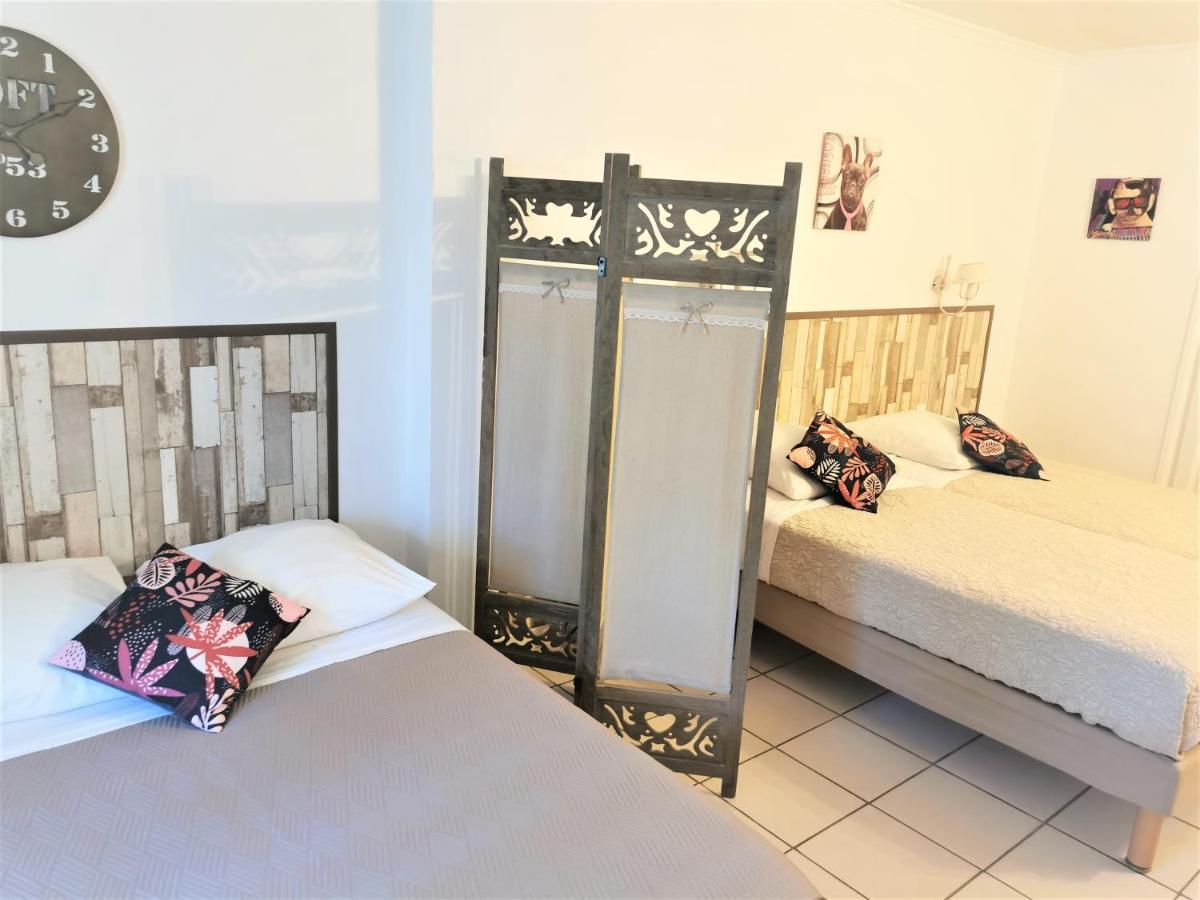Hotel Lou Marques Saintes-Maries-de-la-Mer Exteriör bild