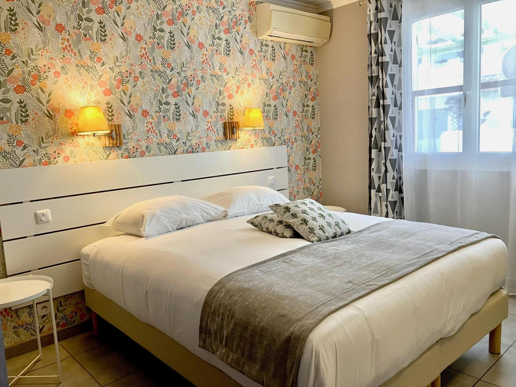 Hotel Lou Marques Saintes-Maries-de-la-Mer Exteriör bild